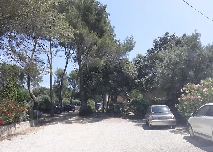 Maison Au Calme Dans Pinede, Plages A 12Min A Pied