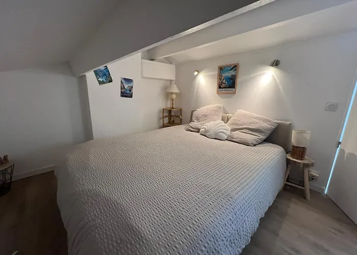 Villa Club 2-4 Pers, Clim, Sanary Sur Mer, Piscine Commune, Plage 350M